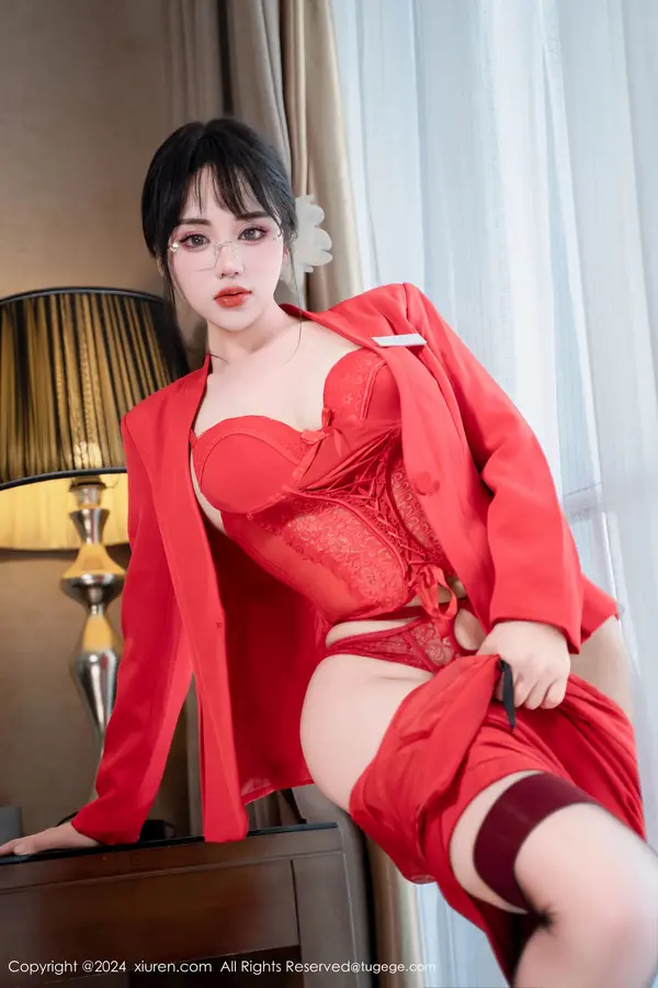 Vol. 08360 汐汐爱吃草莓(61P)