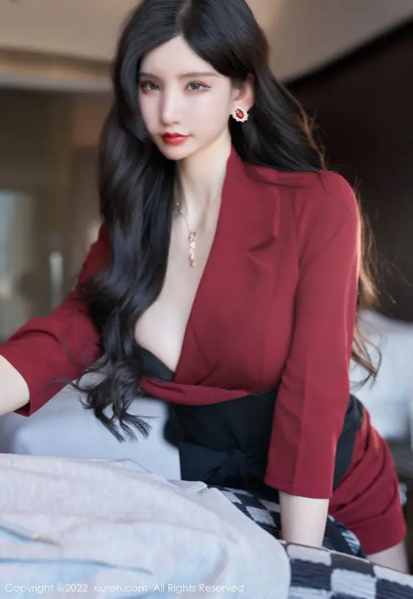 Vol. 04877 周于希Sally(77P)