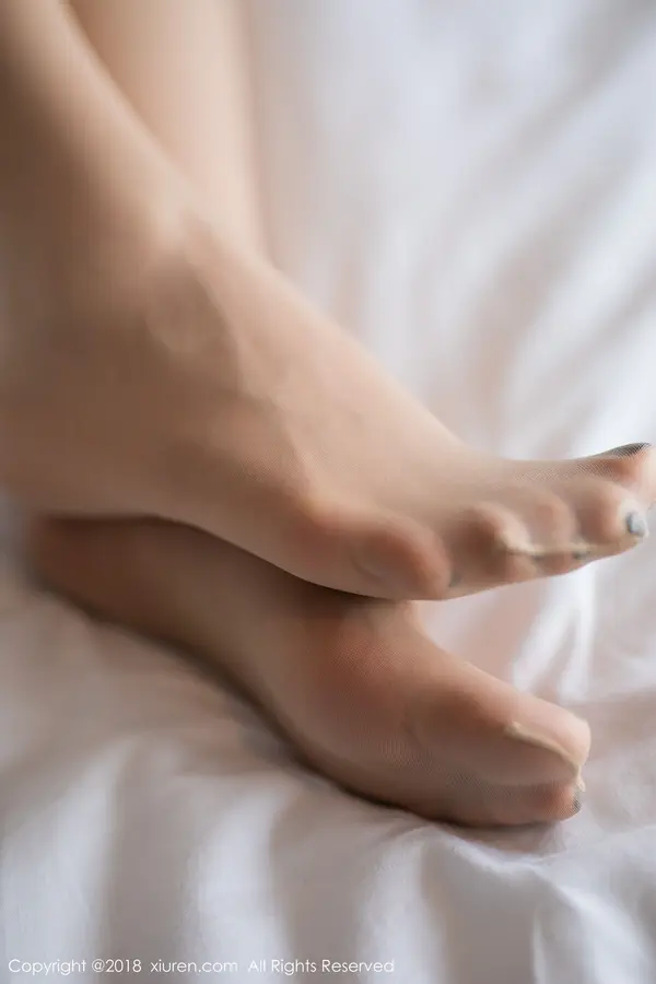 Vol. 01104 黄楽然(51P)