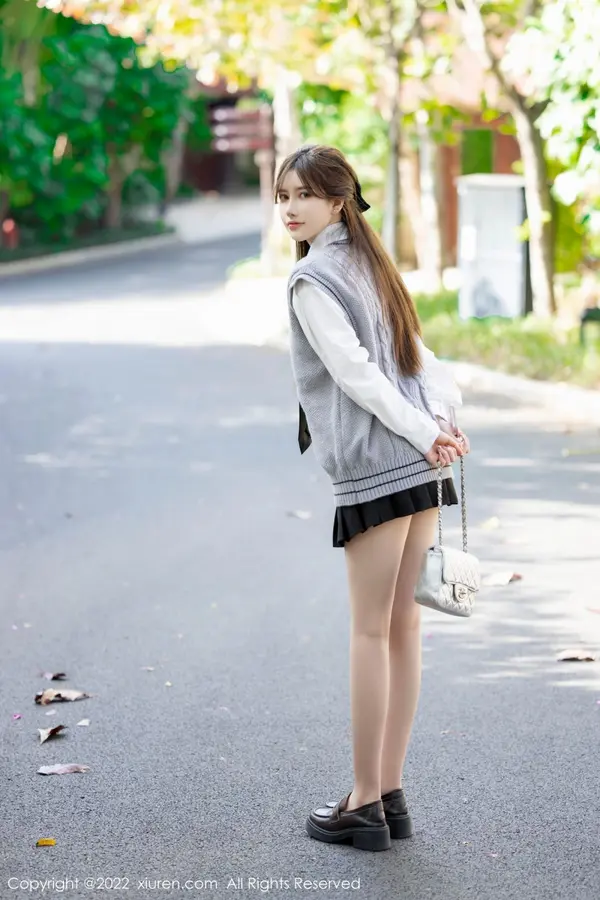 Vol. 04896 美桃酱(53P)