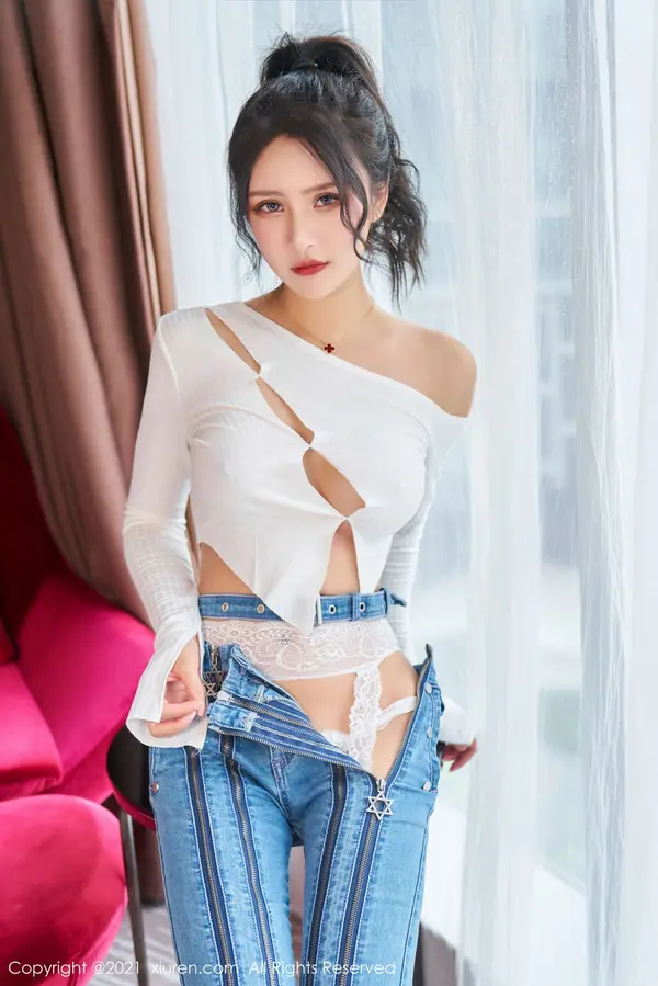 Vol. 03720 Emily尹菲(65P)