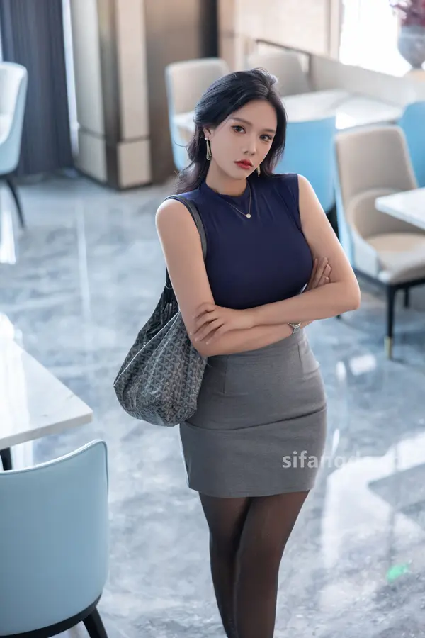Vol. 9082 娜比《私购流出》(94P + 6V)