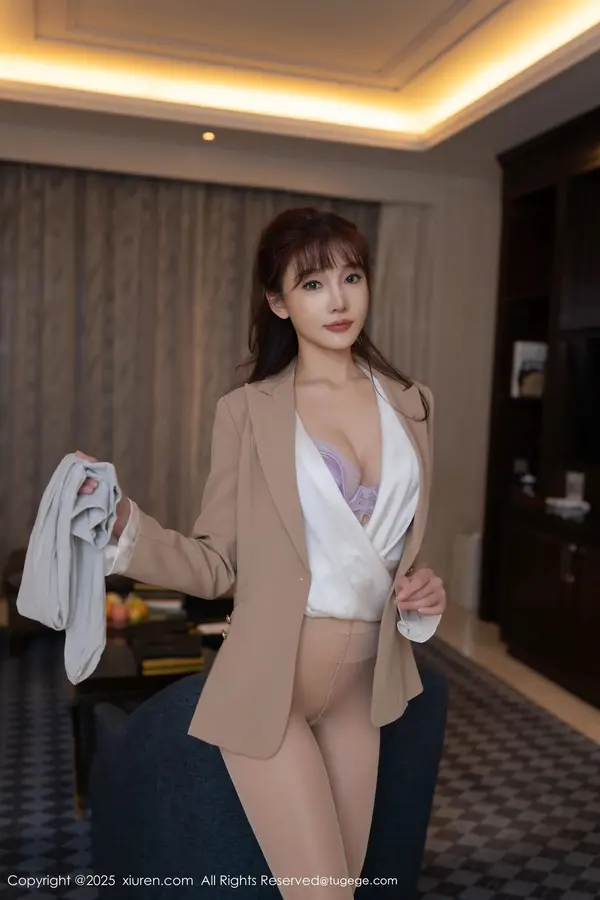 Vol. 09881 陆萱萱(81P)