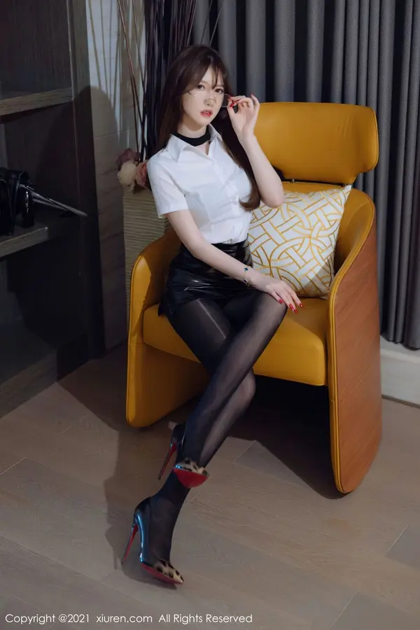 Vol. 04395 美桃酱(51P)