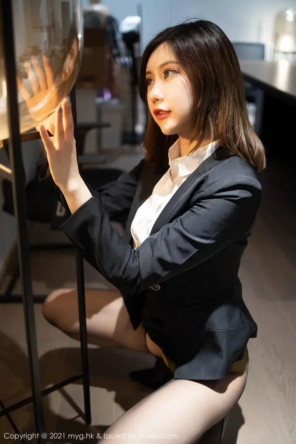 Vol. 0499 Carina绮里嘉(81P)