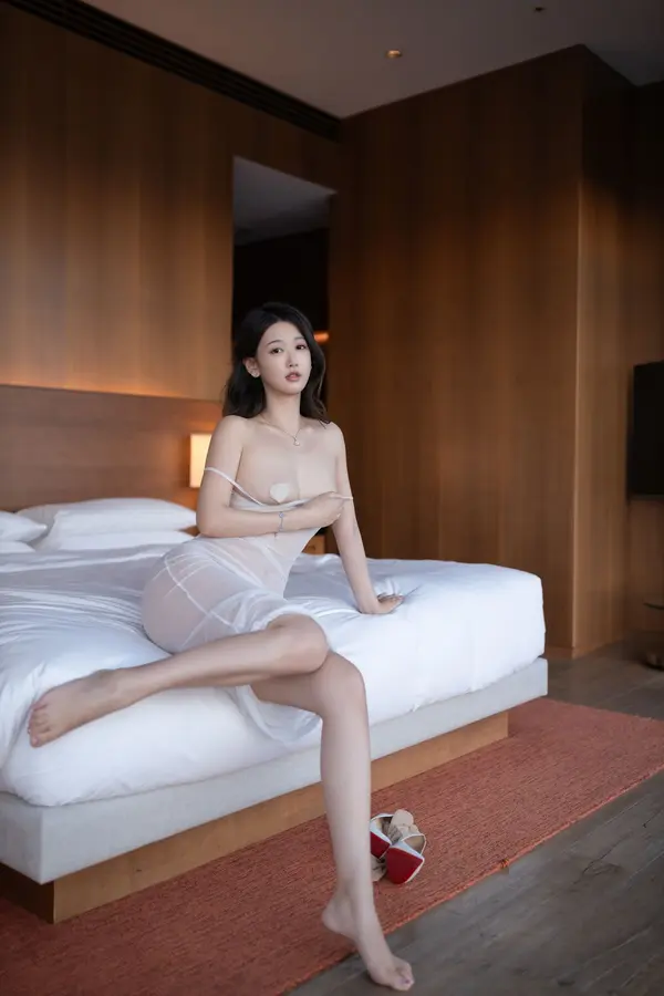 Vol. 09994 唐安琪《私购流出》(89P)