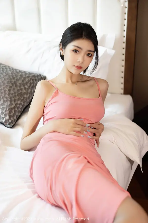 Vol. 04940 可乐Vicky(52P)