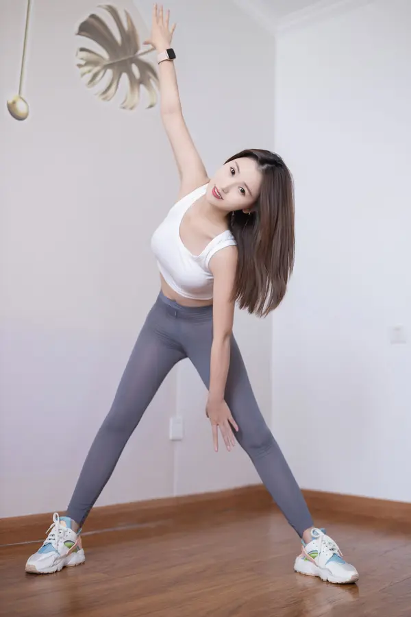 Vol. 07176 杏子Yada《私购流出》(125P + 1V)