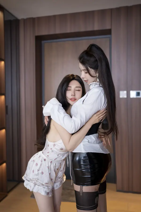 Vol. 0255 潘思沁&李丽莎《私购流出》(92P)