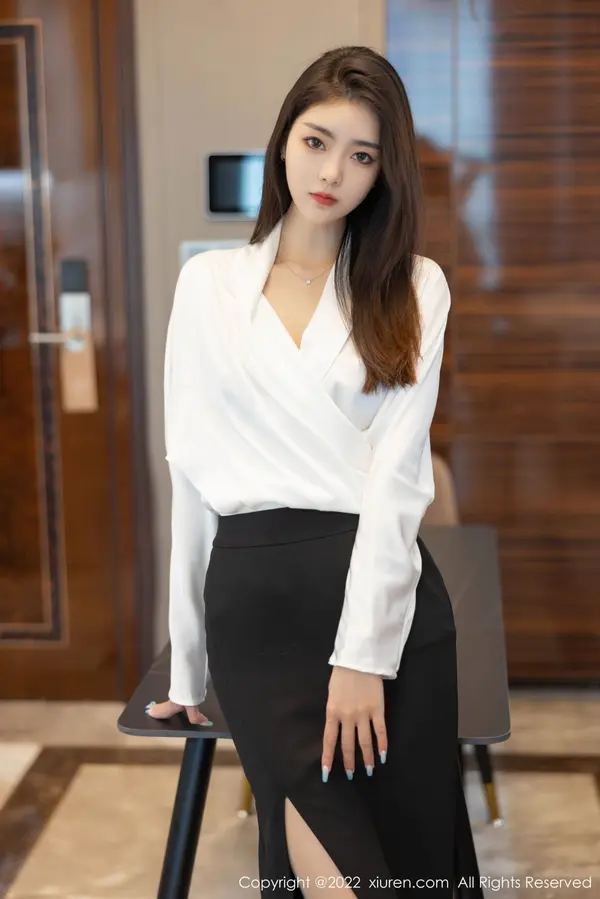 Vol. 04869 可乐Vicky(71P)