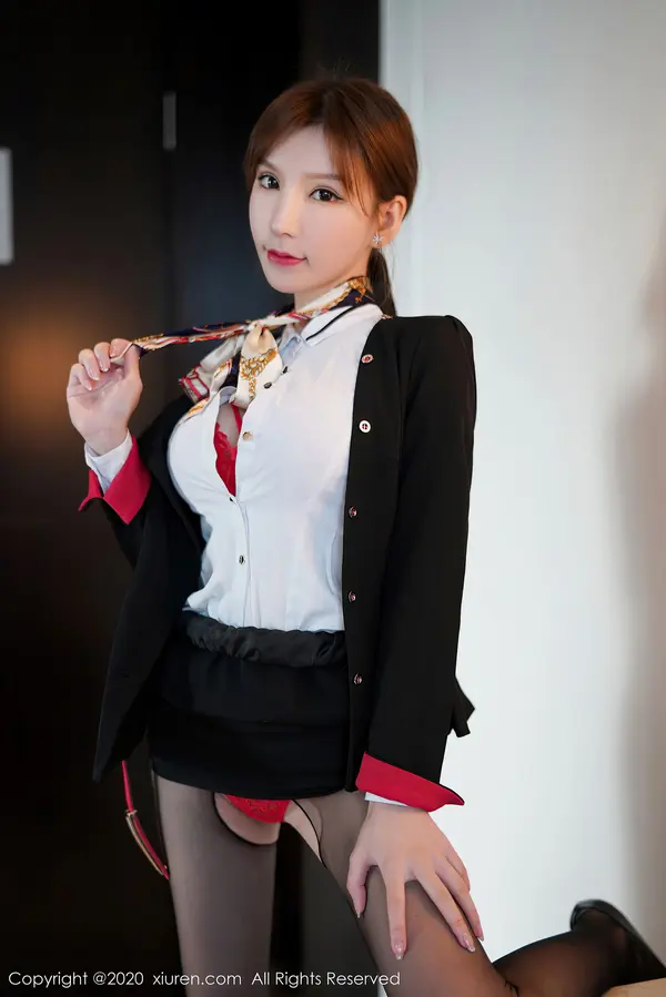 Vol. 02915 周于希Sandy(107P)