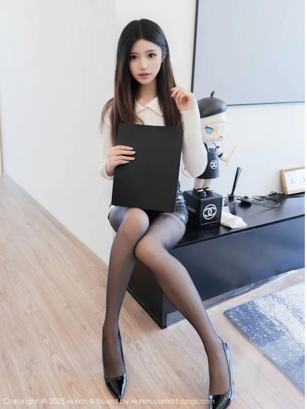 Vol. 10515 琉璃ww(81P)