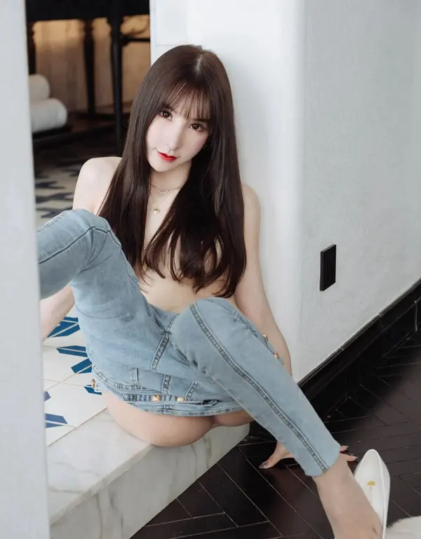 Vol. 0246 周于希Sandy(71P)