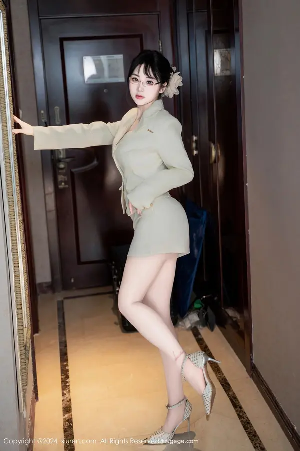 Vol. 08717 汐汐爱吃草莓(87P)