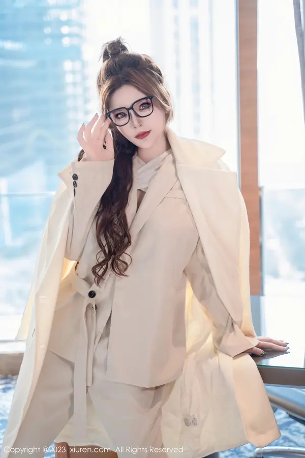 Vol. 07865 伊丽莎有点白(65P)
