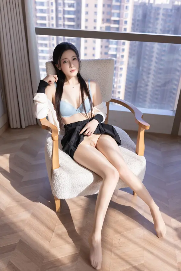 Vol. 10615 鱼子酱Fish《私购流出》(121P)