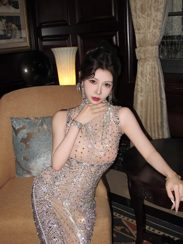 Vol. 10802 尹甜甜sunny《私购流出》(107P)