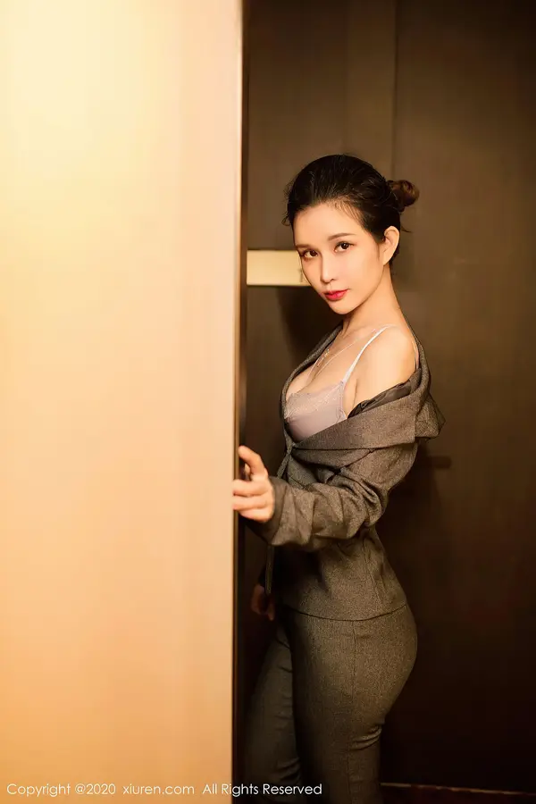 Vol. 02896 张雨萌(46P)