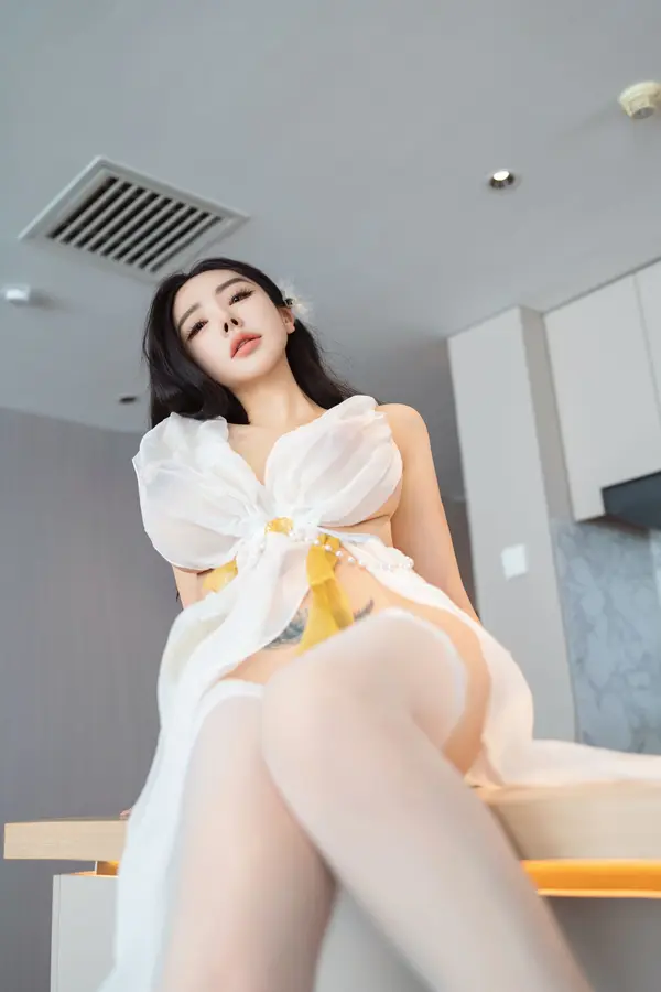 潘娇娇《私购流出》(90P + 10V)