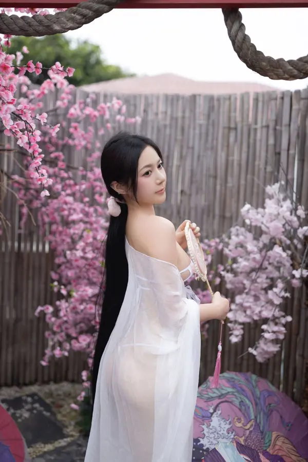 Vol. 8927 鱼子酱Fish《花想容》(120P)