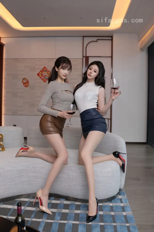 Vol. 9832 小逗逗&唐安琪&陆萱萱《私购流出》(101P + 1V)