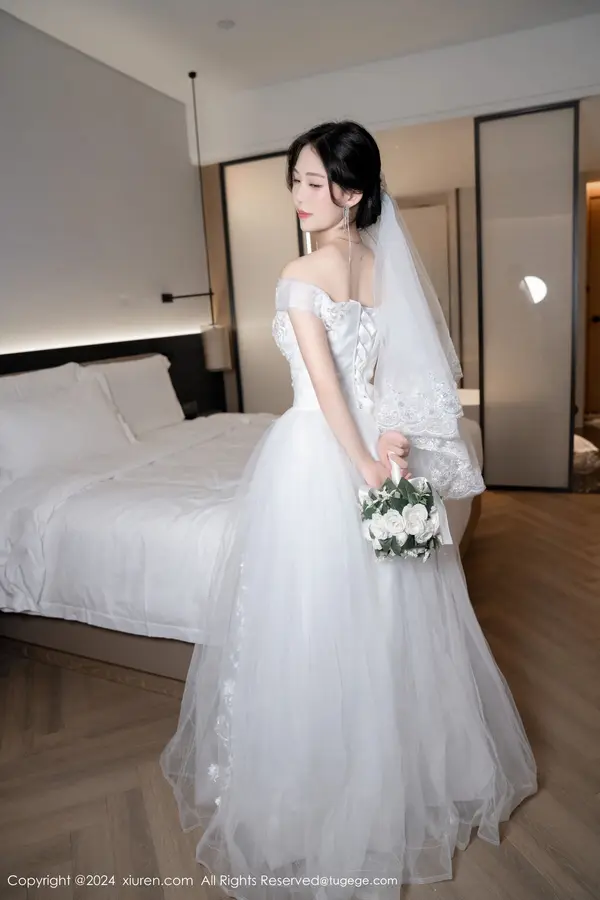 Vol. 08998 利世(101P)
