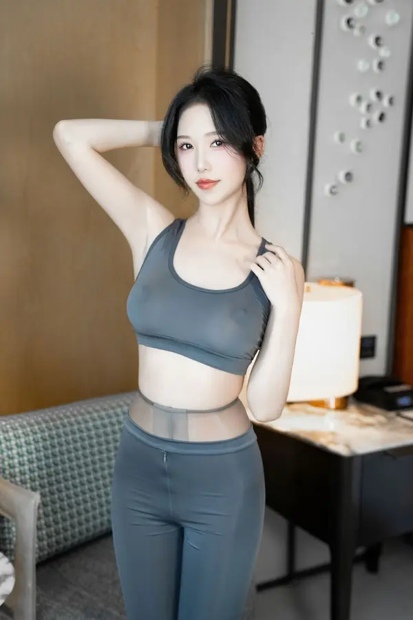 Vol. 07882 利世《私购流出》(105P)