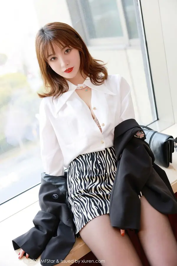 Vol. 0476 yoo优优(53P)