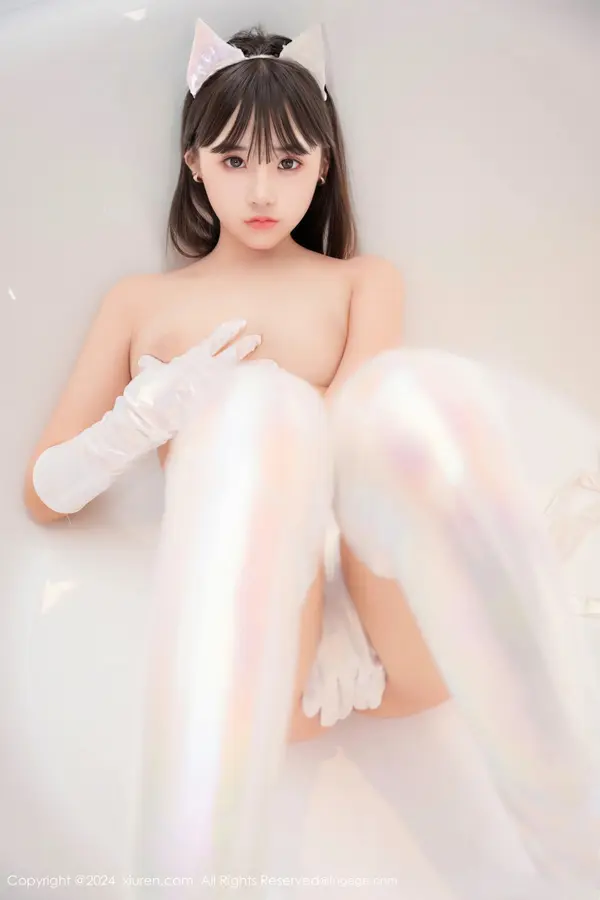 Vol. 08840 徐若兮(76P)