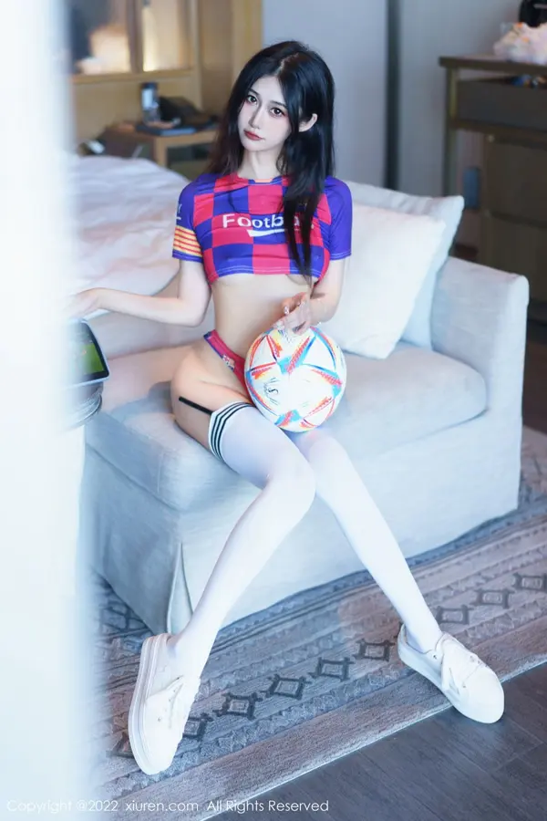 Vol. 06004 laura阿姣(72P)