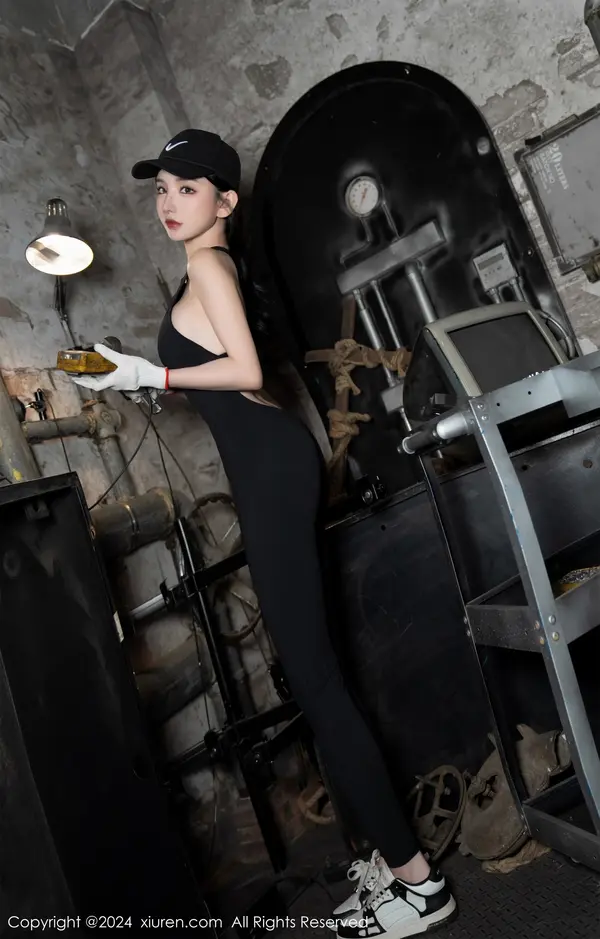 Vol. 08027 周于希Sally(100P)
