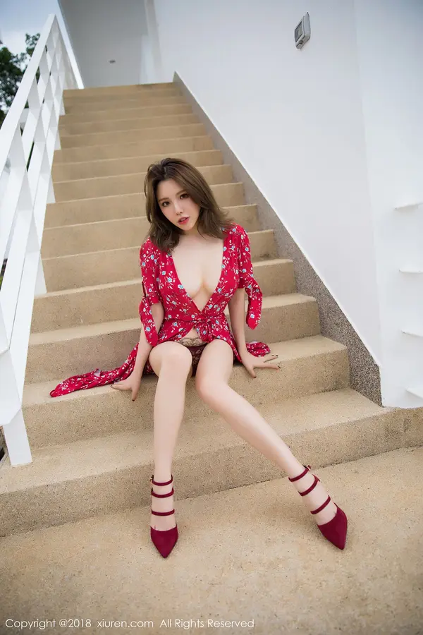 Vol. 01284 黄楽然(52P)