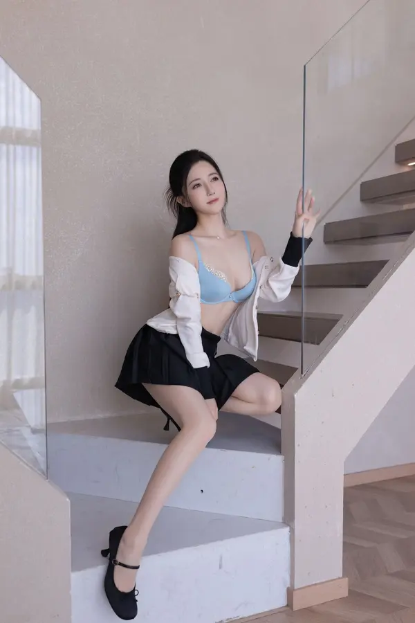 Vol. 10615 鱼子酱Fish《私购流出》(121P)