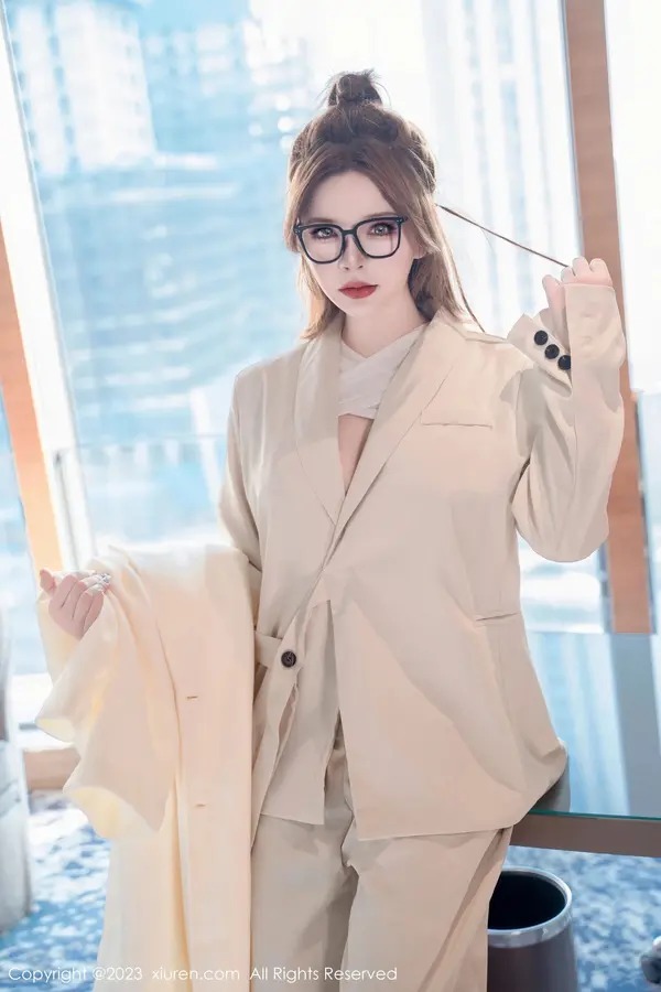 Vol. 07865 伊丽莎有点白(65P)