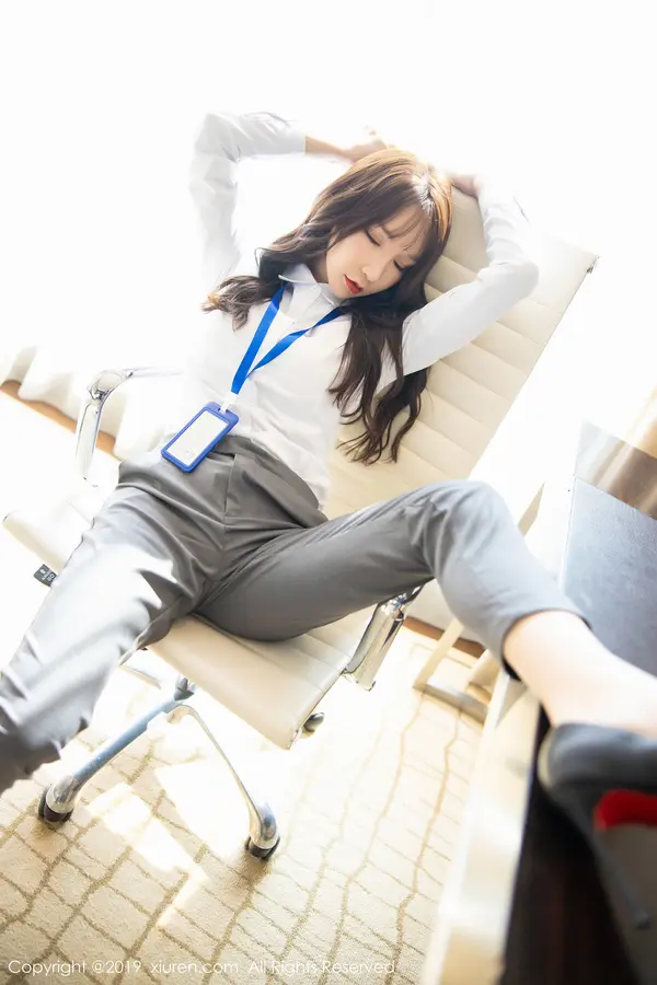Vol. 01834 周于希Sandy(107P)