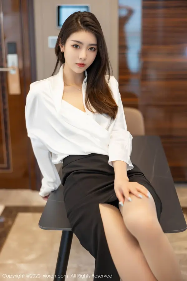 Vol. 04869 可乐Vicky(71P)