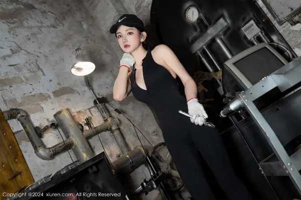 Vol. 08027 周于希Sally(100P)