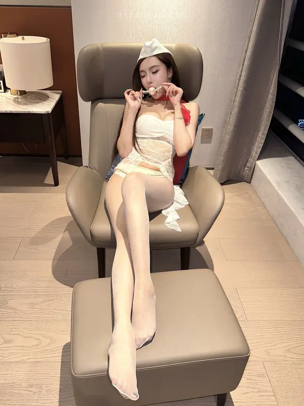 王馨瑶《私拍流出》(72P + 1V)