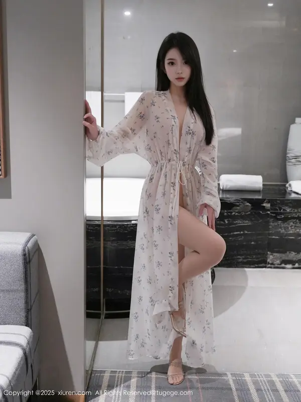 Vol. 10988 烧烧小桃(53P)