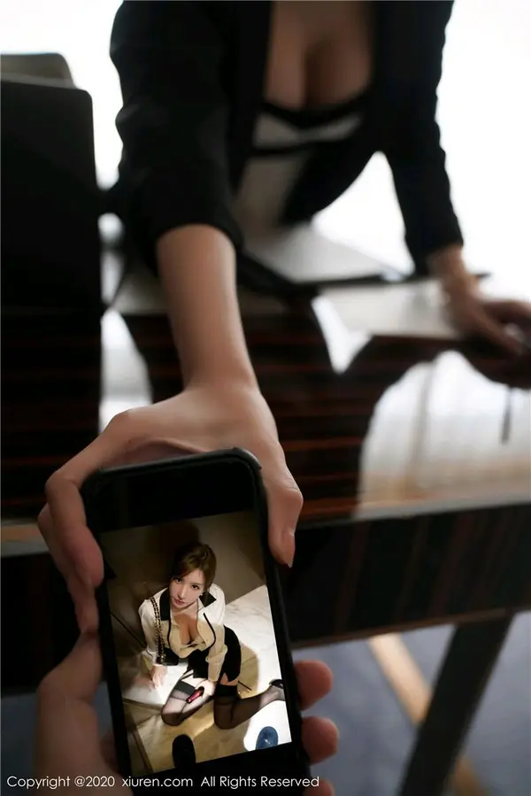 Vol. 02885 周于希Sandy(114P)