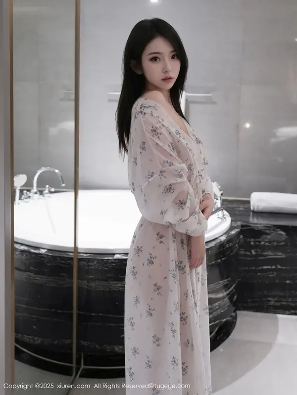 Vol. 10988 烧烧小桃(53P)