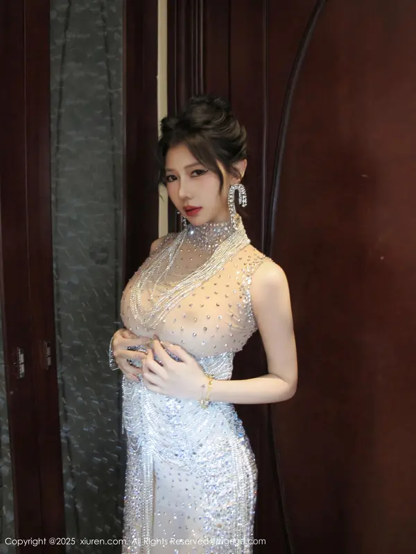 Vol. 10802 尹甜甜sunny(89P)