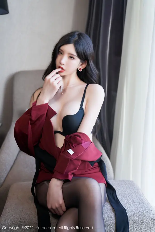 Vol. 04877 周于希Sally(77P)