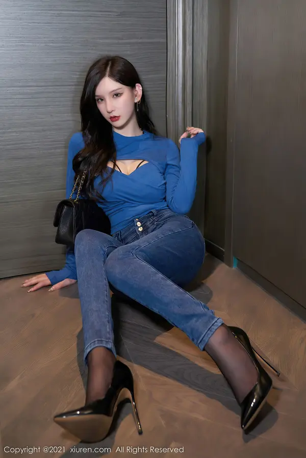 Vol. 04310 周于希Sandy(111P)