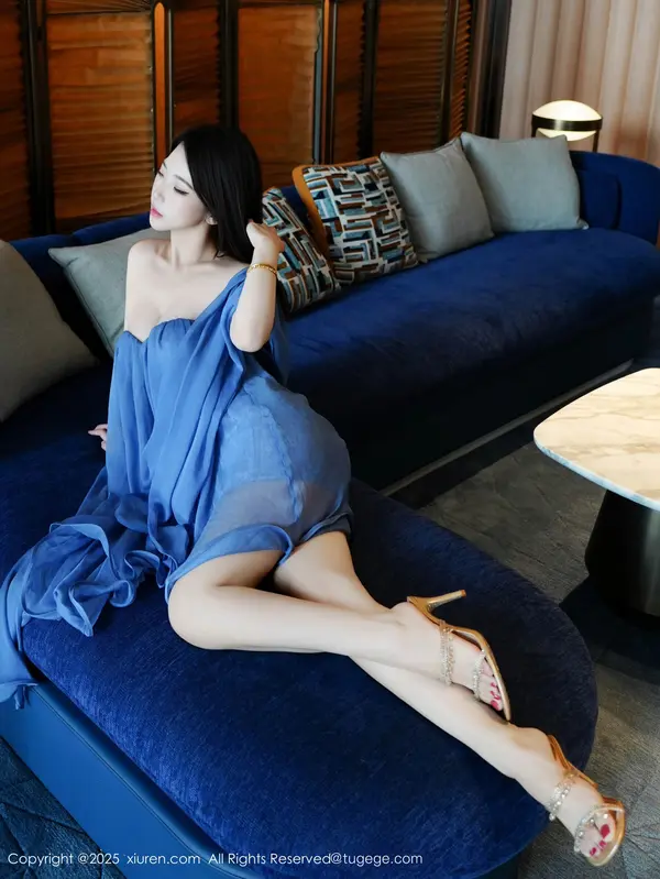 Vol. 10988 烧烧小桃(53P)