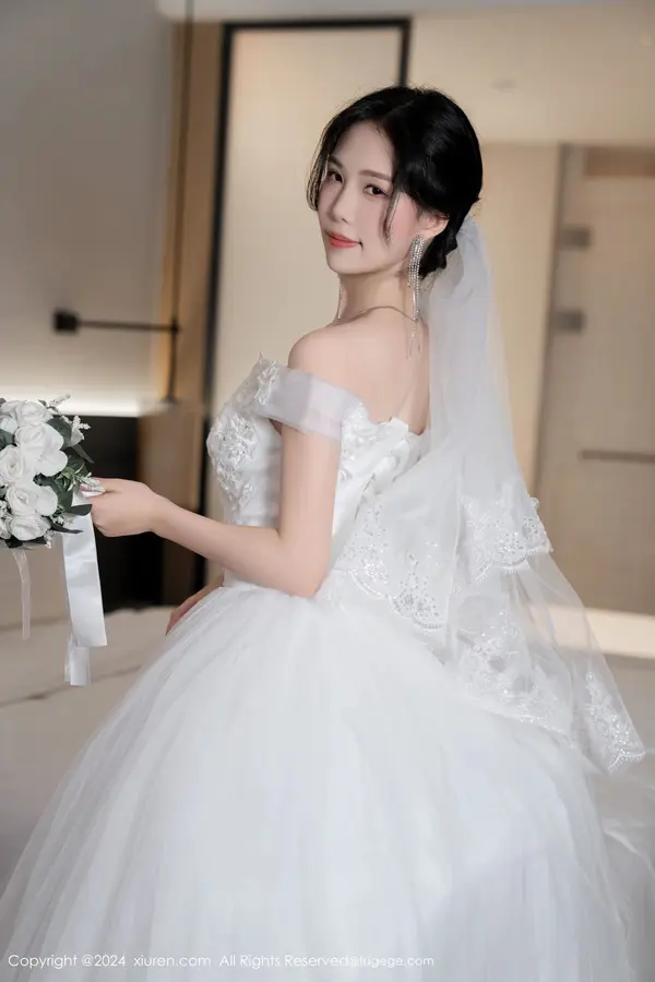 Vol. 08998 利世(101P)