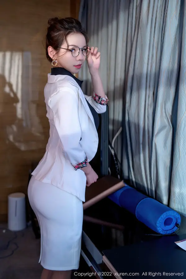 Vol. 04917 大美媚京(64P)