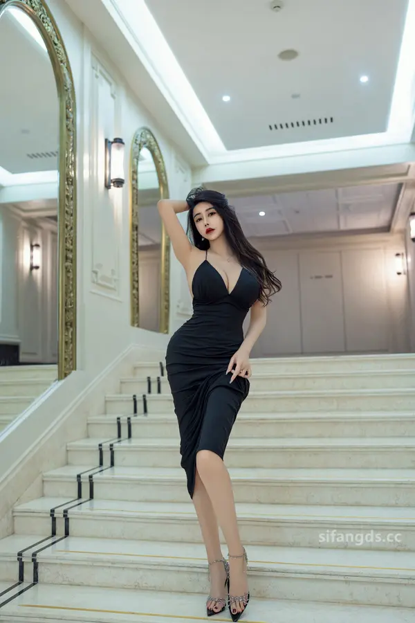 Vol. 0240 李若汐《私购流出》(84P + 4V)