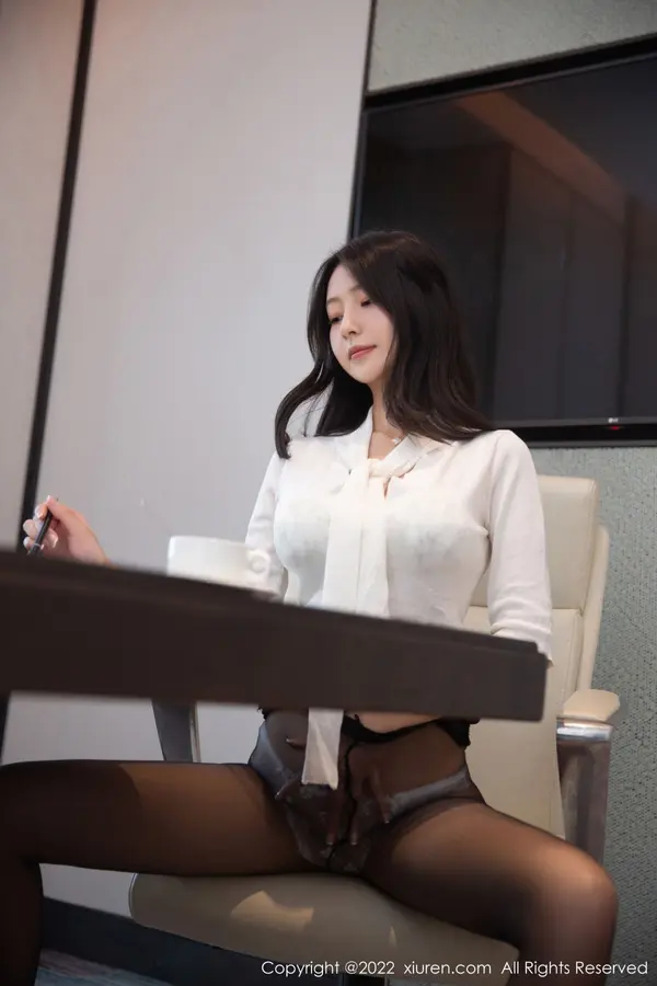 Vol. 05705 熊小诺(76P)