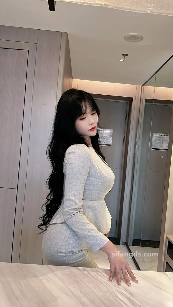 Vol. 9398 娜比《私购流出》(153P + 2V)